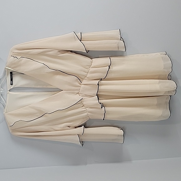 Zara short frilled ruffle chiffon jumpsuit romper / cream & black - Picture 4 of 12